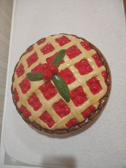 Collectable Ceramic Pie Plate & Decorative Cover.