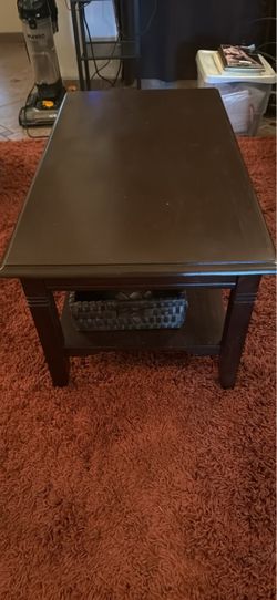 Coffee table , sofa table, 2 end tables and lamps