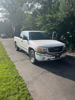 GMC Sierra Extended Cab Pickup Truck 4x4