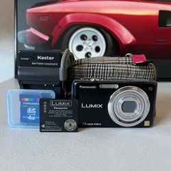 Panasonic LUMIX DMC-FH3 Digital Camera