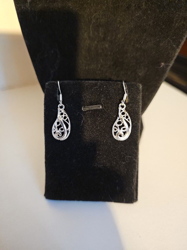 New Silver Drop Earrings 