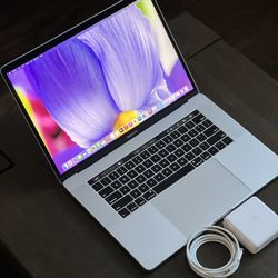 2017 MacBook Pro 15” - 512gb ssd - 16GB ram - (2.9GHz) i7 