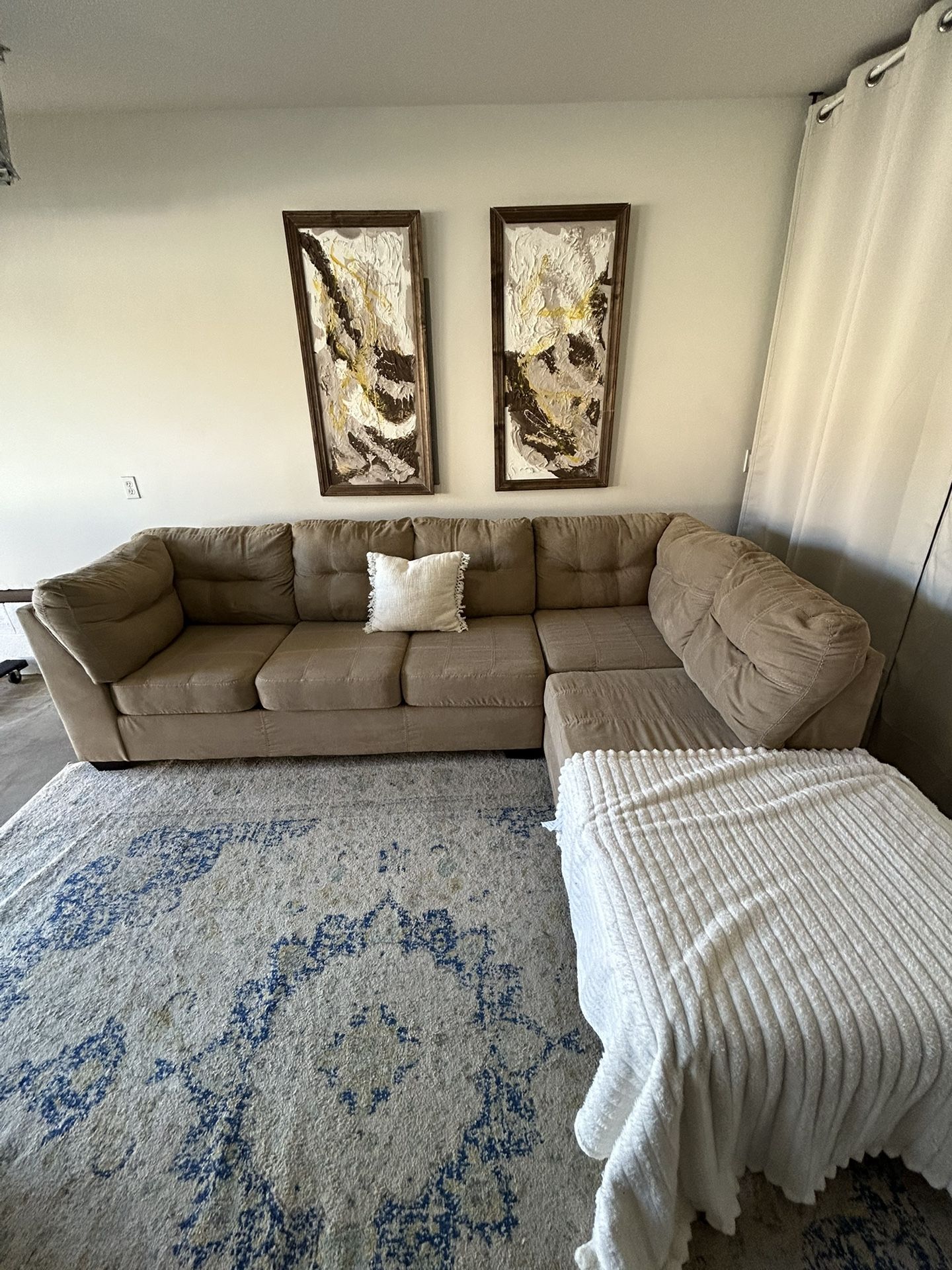 Beige Ashley F. Sectional 🛻Delivery Available 🛻