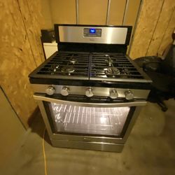 Whirlpool gas stove 5 burners stainless st  30”
