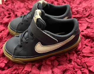 Navy/white Nike (9c)