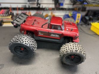 Arrma Outcast 4S 4X4 Brushless R/C Stunt Truck