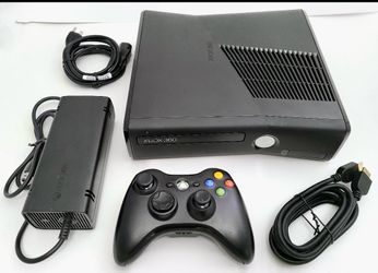 Xbox 360 Slim 250GB Bundle  Controller, 5 Games & All Cables Works Great!