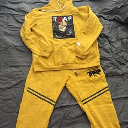 Tracksuits 