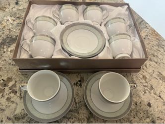 Set of 8 arabic/turkish coffee cups and saucers