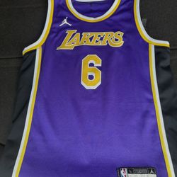LA LAKERS LeBron James Jersey 
