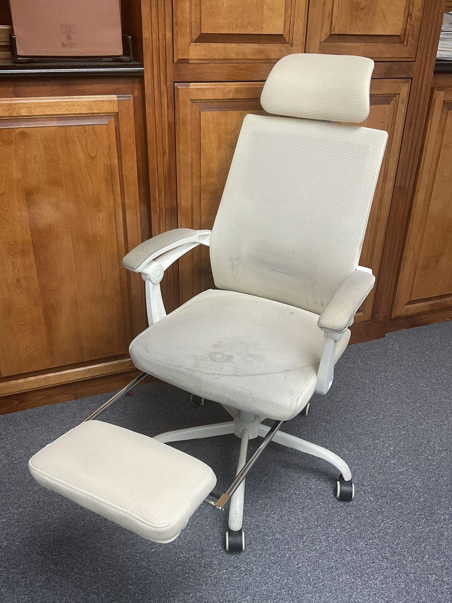 White Okeysen Mesh Ergonomic Office Chair