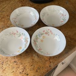 Gorgeous Antique Fina China Set Of 4 Bowls