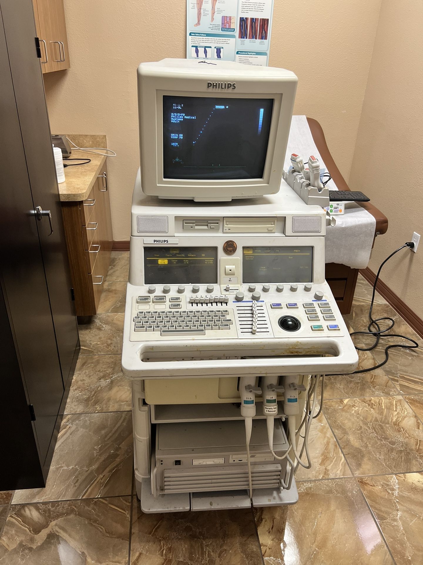 Philips Sonos 5500 Ultrasound Machine With Probes