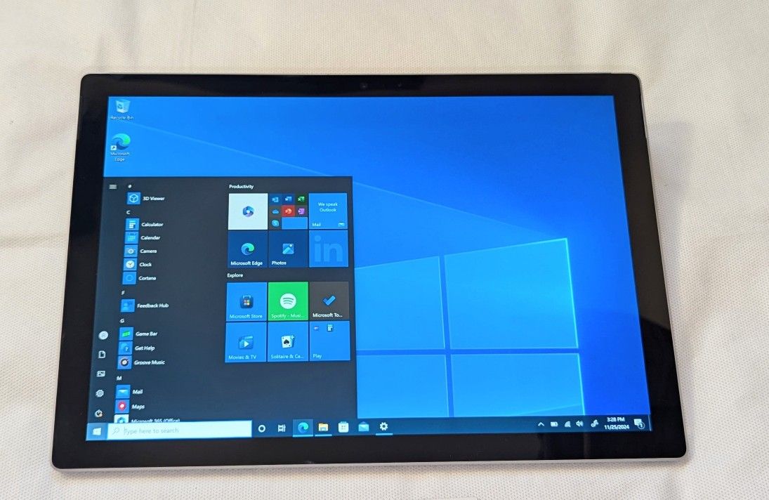 NICE MICROSOFT SURFACE PRO 5 WINDOWS TABLET i5 Processor 256GB WINDOWS 10 PRO