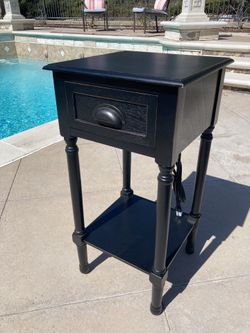 End Table With USB Port