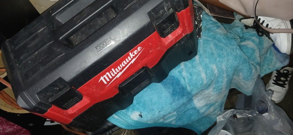 Milwaukee M18 Wet/dry Vac