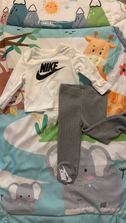 Nike long sleeve and pants set size 3months