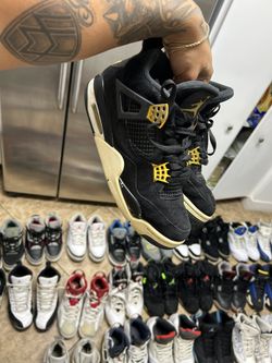 Jordan 4 Royalty