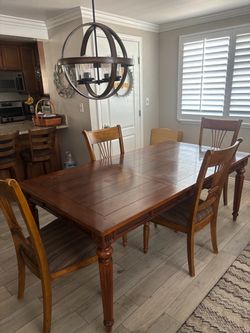 Dinning room table