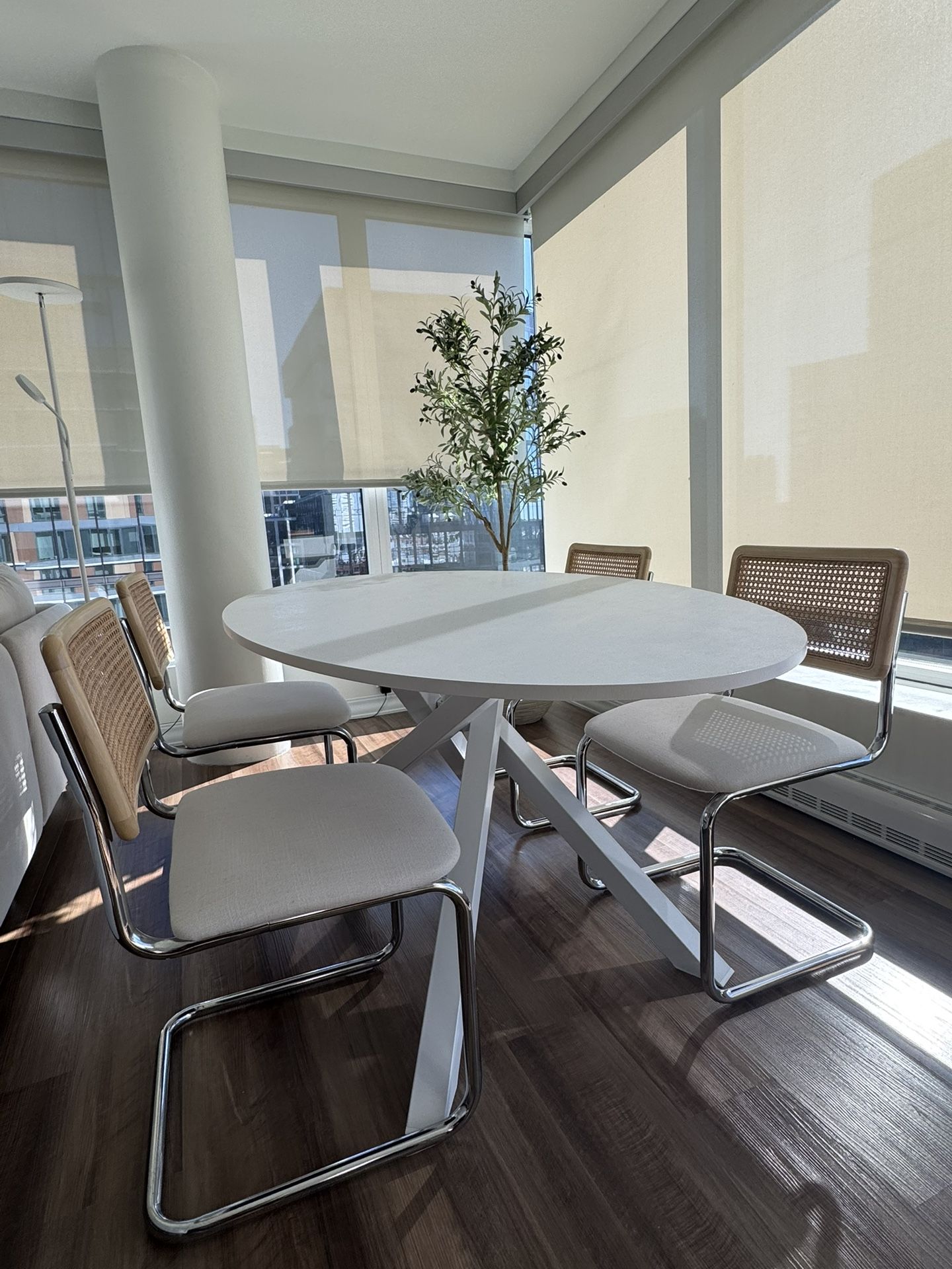 Dinning Table + 4 Chairs