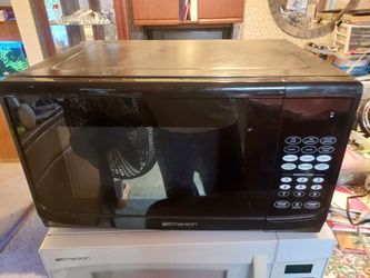 Small Microwave 900 wat