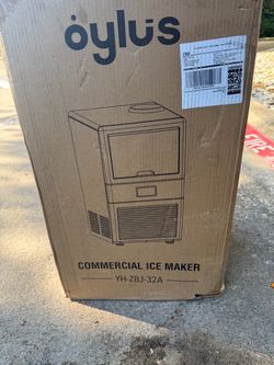 Commercial ice maker