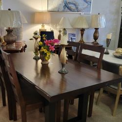 Two- Tone Table + 4 Chairs