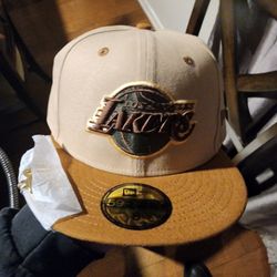 New Era Lakers Fitted Hat Size.8