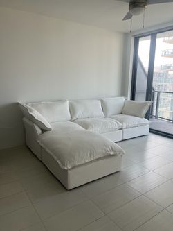 White cloud sectional (BRAND NEW)
