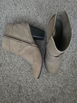 Taupe ankle Boots