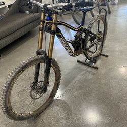 Downhill mountain bike