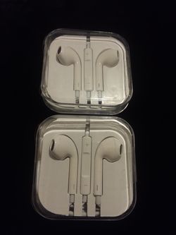 2 headphones
