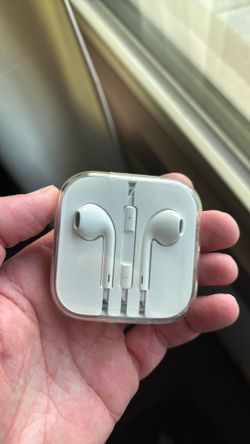 Corded iPhone headphones