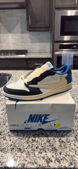 Jordan 1 low Travis Scott 11