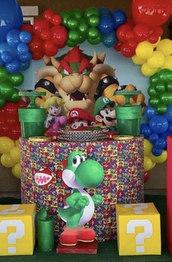 Half Moon Round Pedestal 