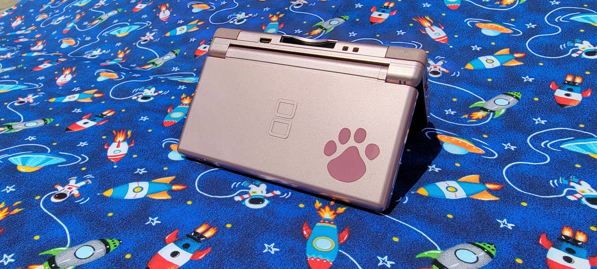 Nintendo DS Lite Metallic Pink DS Nintendogs Console With Stylus & Charger