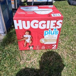 Huggies plus little snugglers