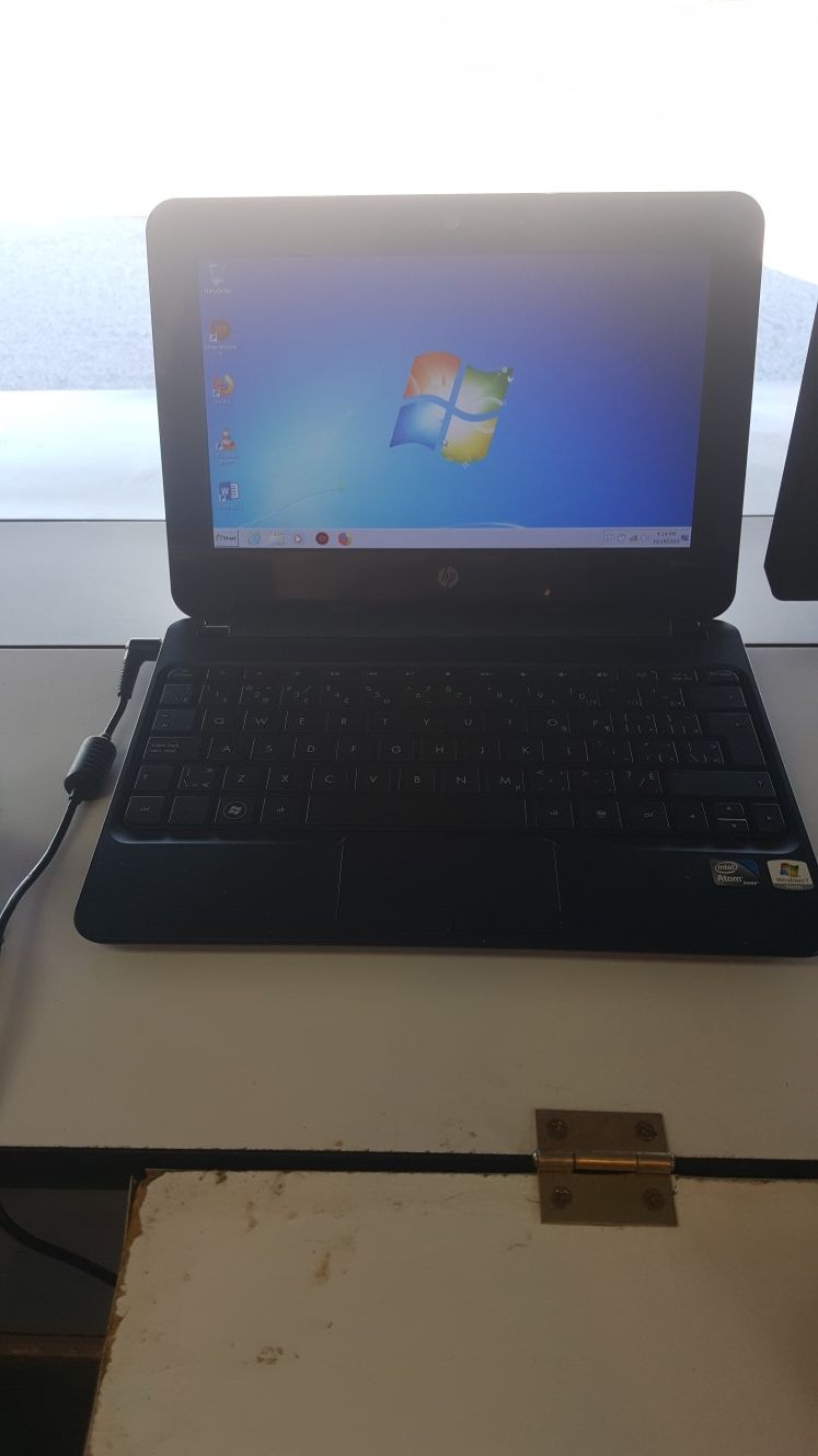 Hp mini laptop with charger