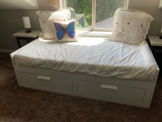 IKEA Brimnes King size daybed w/matresses