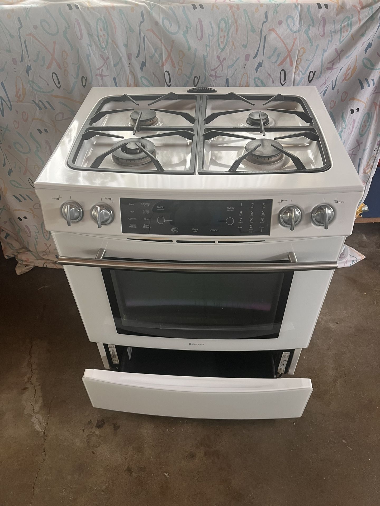 Jenn-Air Duel Fuel Stove (white)