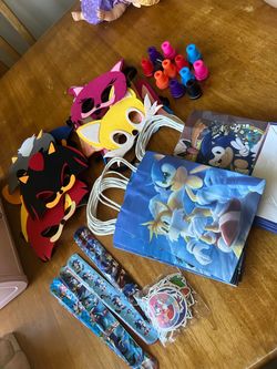Sonic goodie bags set of 12. Read description.