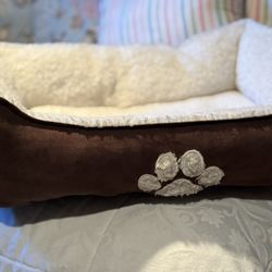 Brand new plush cozy adorable dog bed for small dog