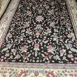 Beautiful Oriental Rug 