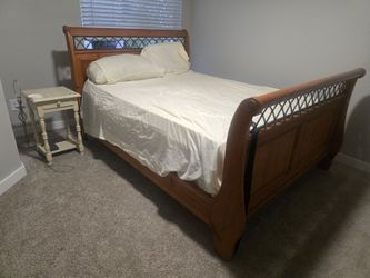 Queen size bed, frame, box spring, mattress and mattress pad