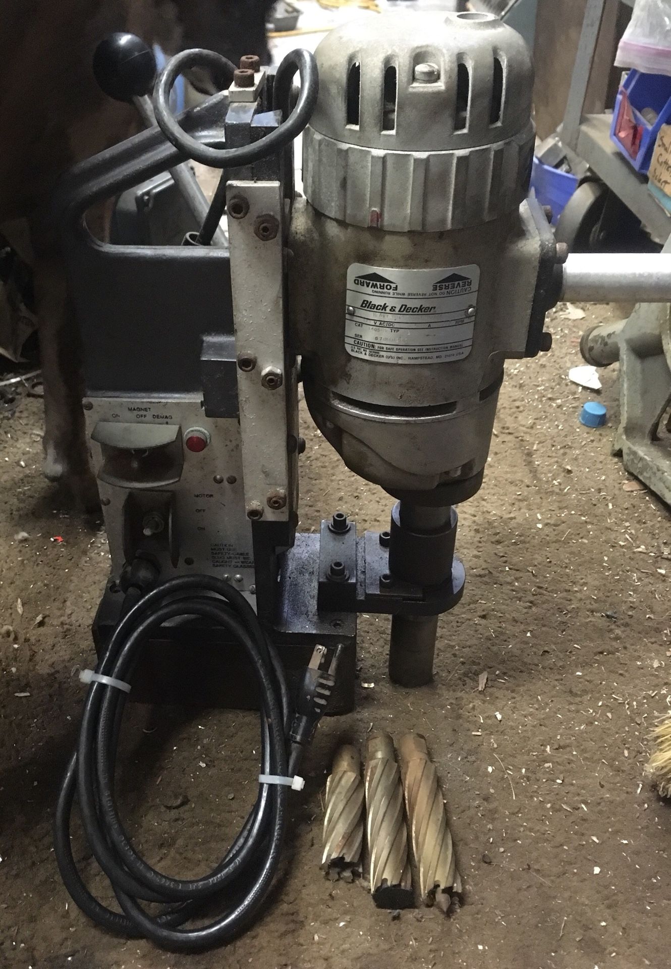 MAG Drill (Magnetic base) w/ annular cutters