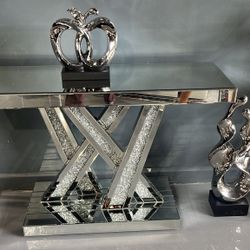 CONSOLE TABLE MIRRORED, UT HAS DANAGE 46x16x30
