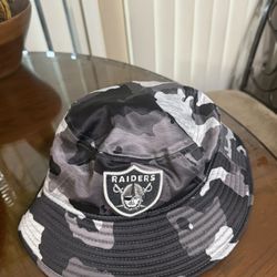 Raider Bucket Hat Med- Large 