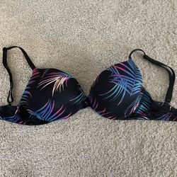 Like New 32dd Victoria’s Secret Bra! Worn Once Or Twice!