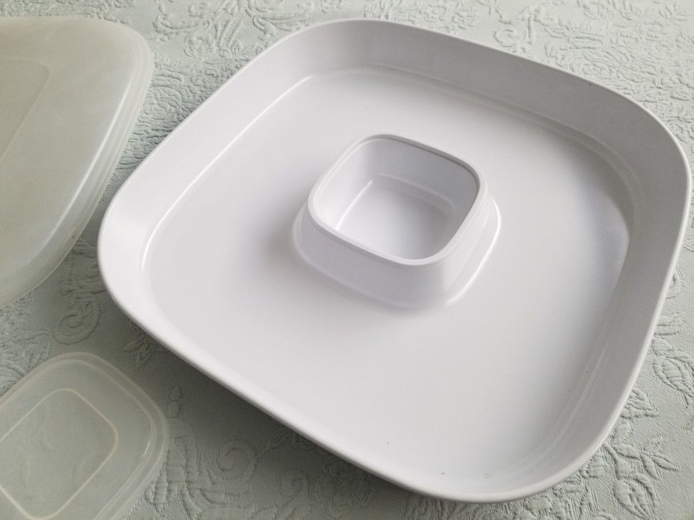 Large chips or veggies and dip 14"x14" Melamine platter with lid