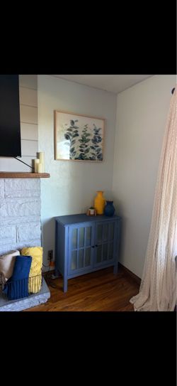 Blue stand and decor